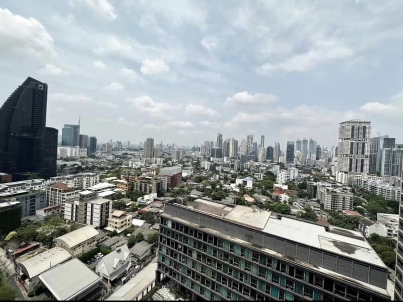 THE ESSE Asoke