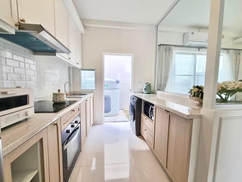 3 Bed Townhouse for Rent and Sale in Prawet