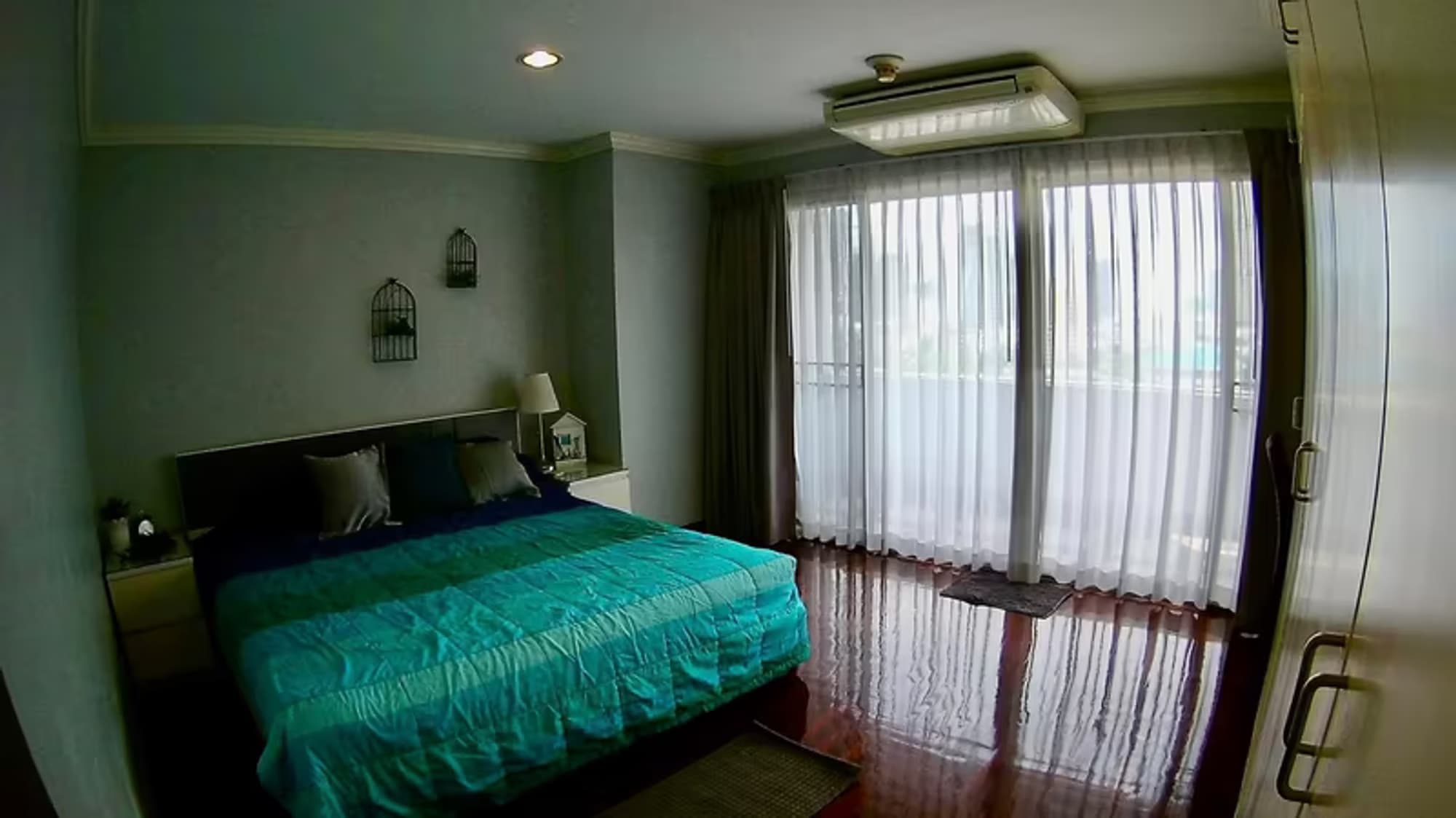 3 Bedroom Condo - Image 1
