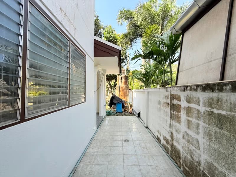 5 Bed House for Sale in San Sai