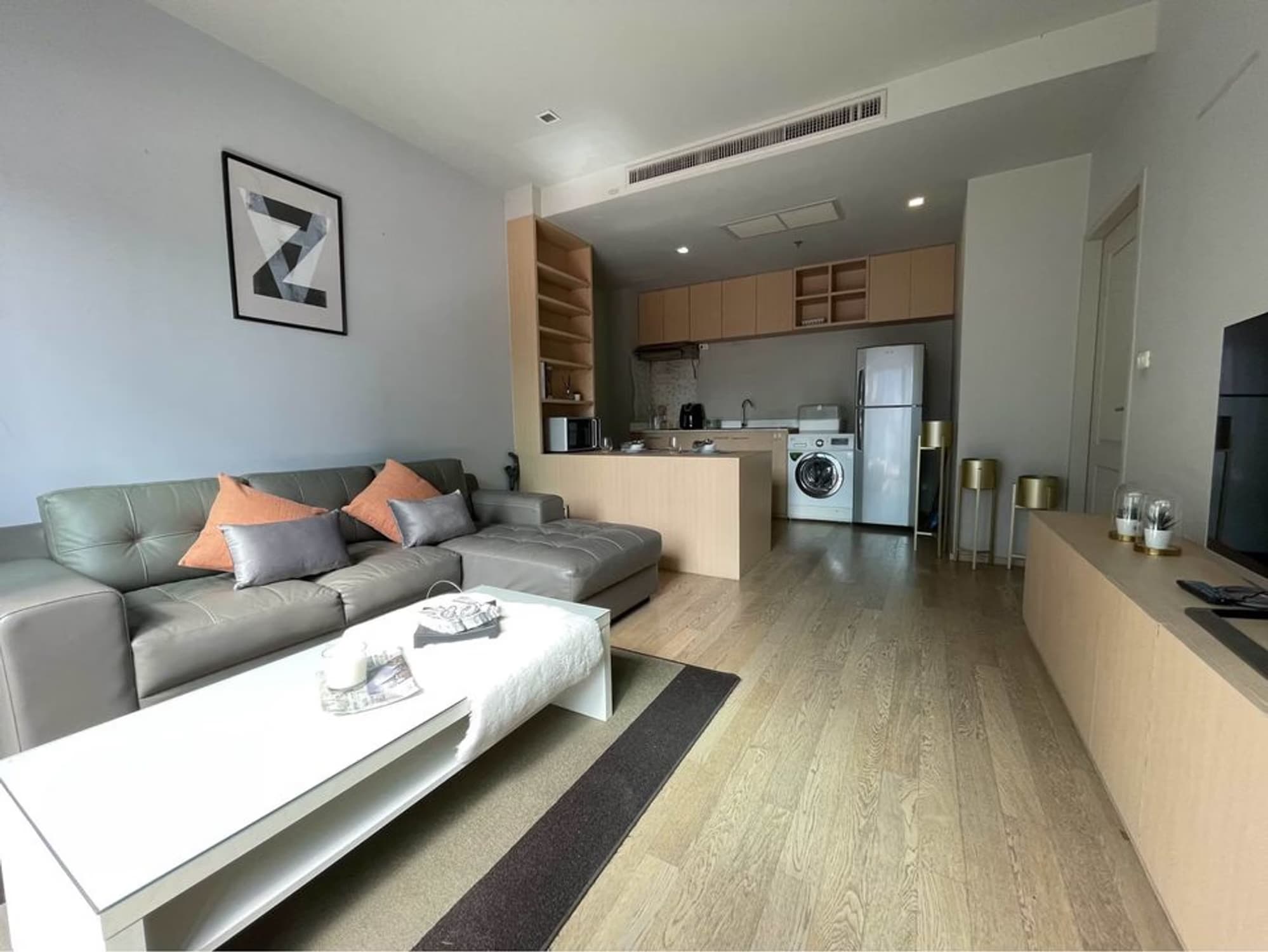 Condo for Rent at Noble Refine - Image 13