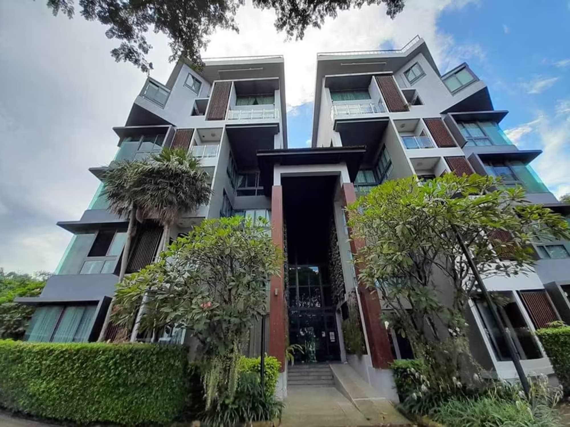 1 Bedroom Condo - Image 4