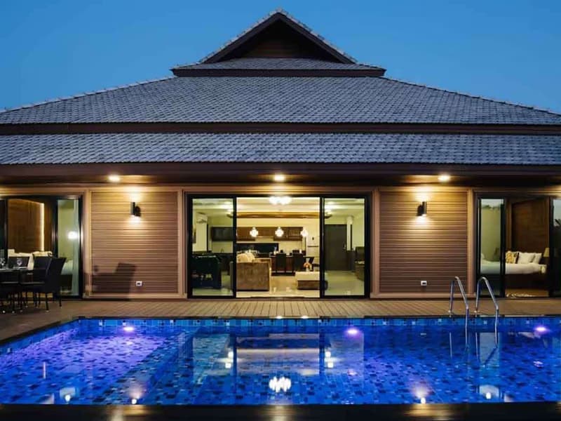 6 Bed House for Sale in Saraphi District