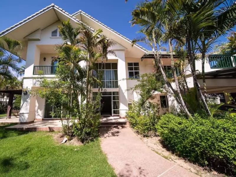 5 Bedroom House