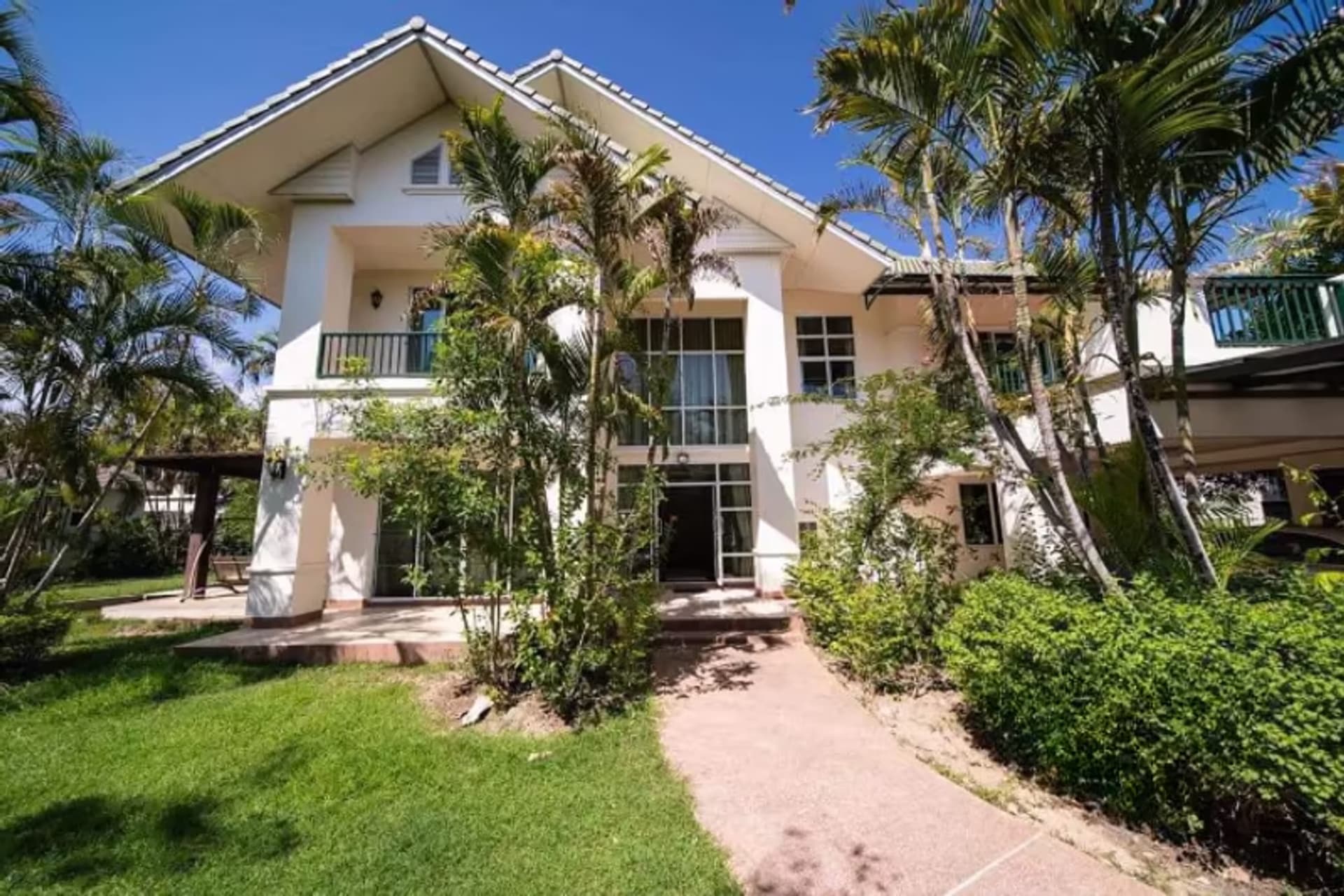 5 Bedroom House - Image 38