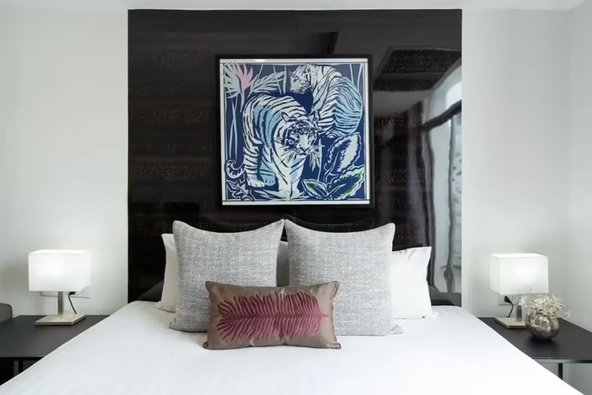 1 Bedroom Condo - Image 1