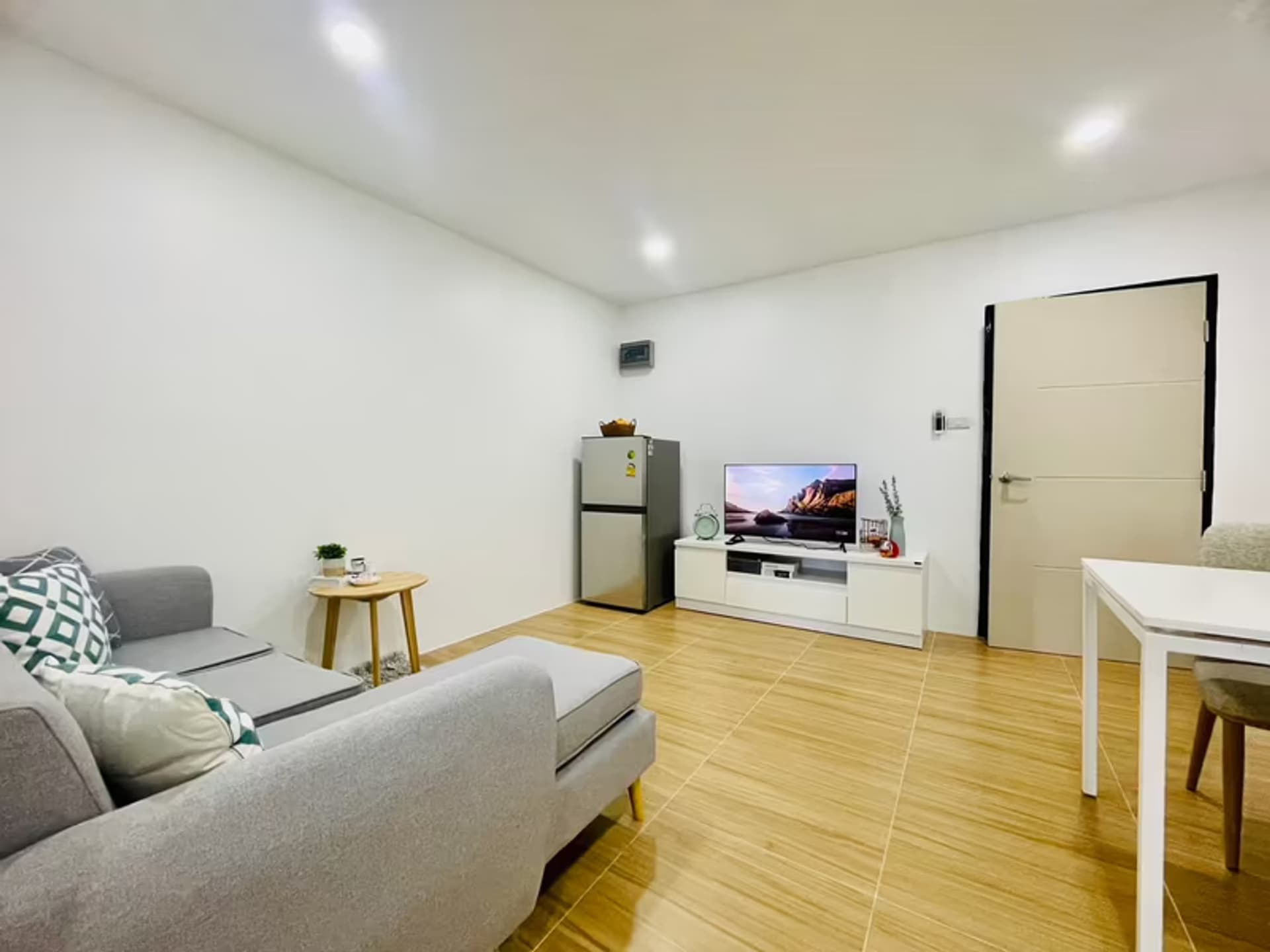 1 Bedroom Condo - Image 8