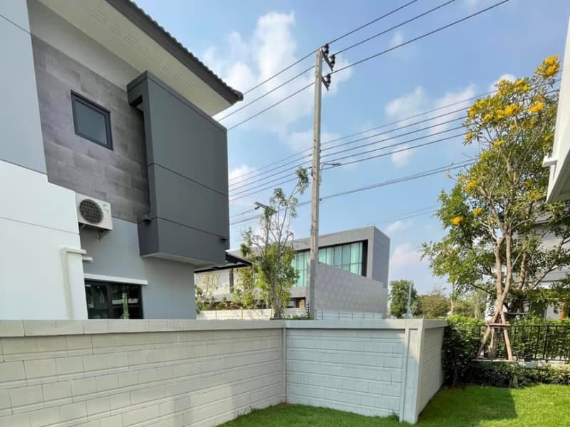 4 Bed House for Rent in Bang Phli