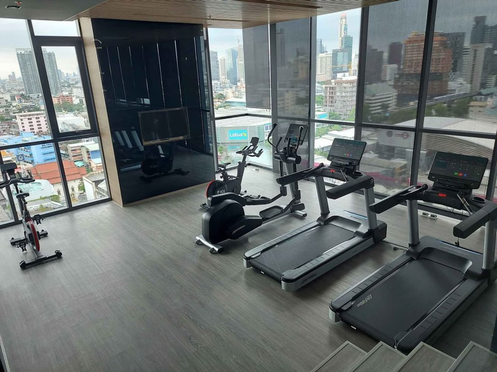 1 Bed Condo for Rent and Sale  Near National Stadium BTS - Image 29