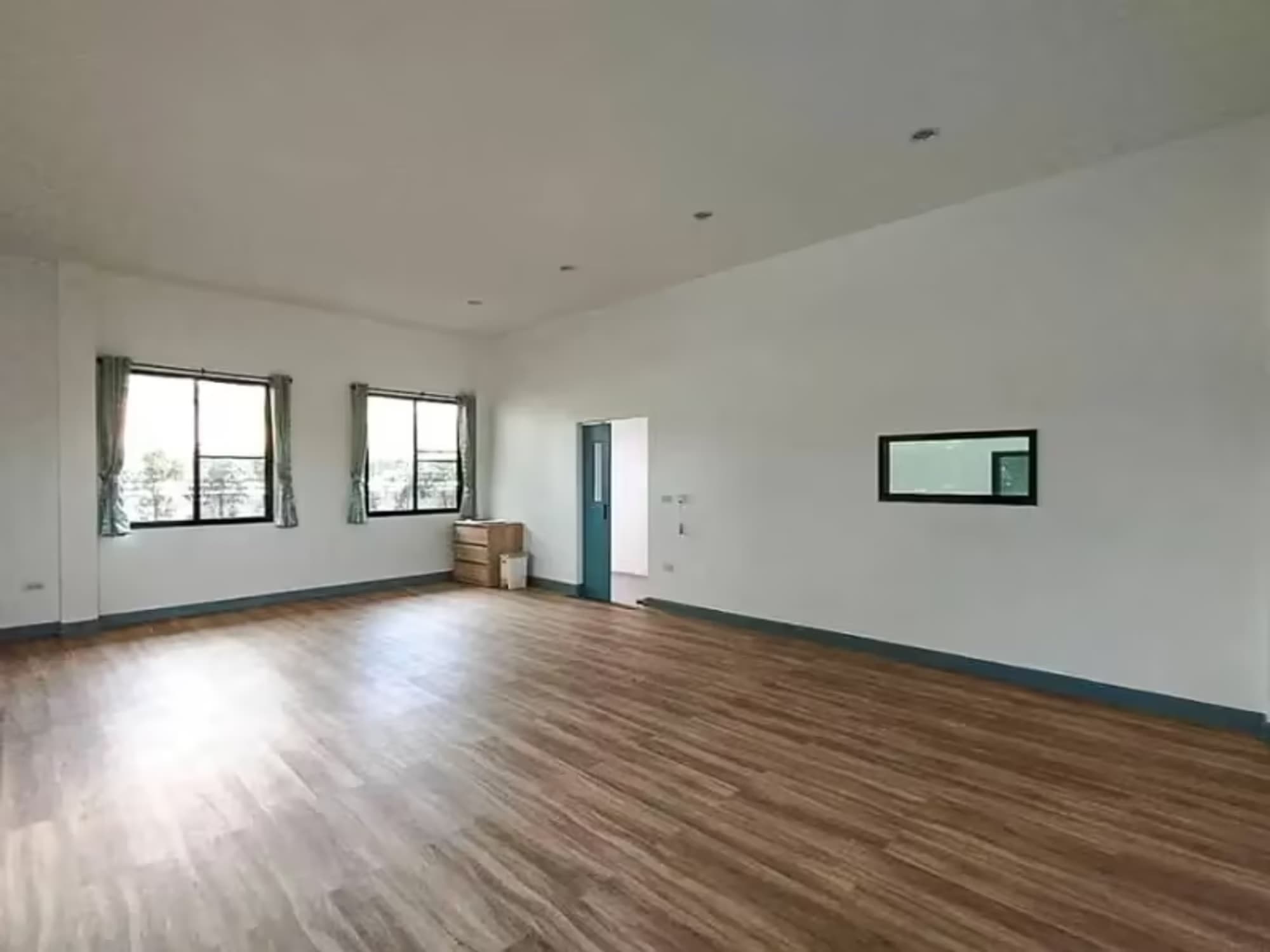 4 Bedroom House - Image 14