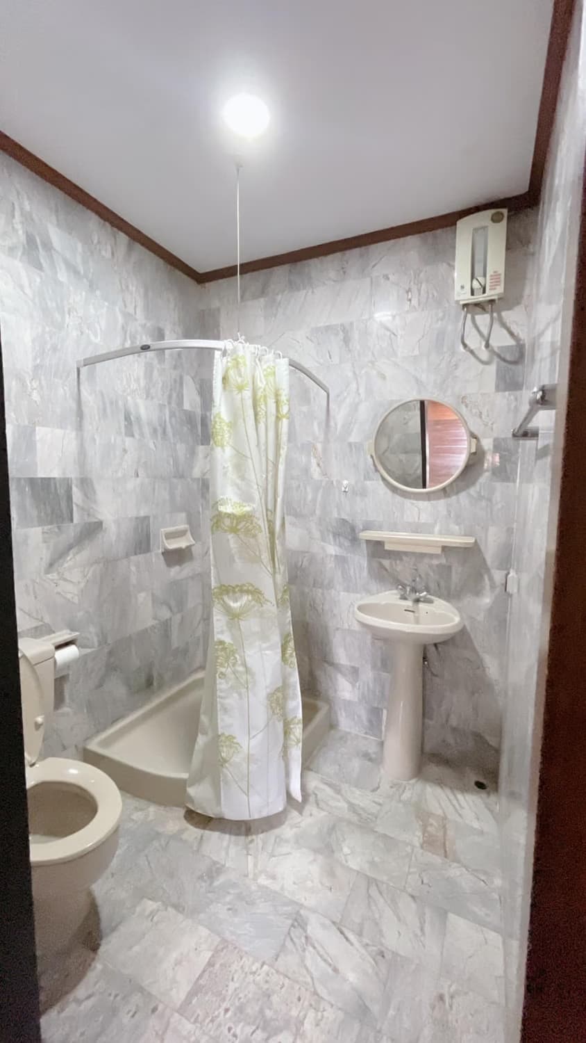 4 Bed House for Rent and Sale in Hang Dong - Image 14