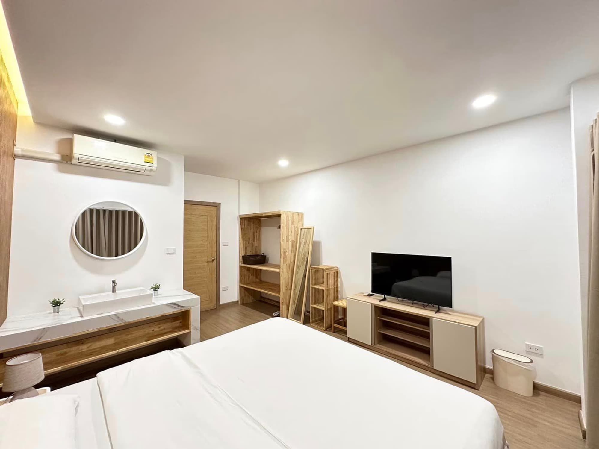 4 Bed House for Rent in Mueang Chiang Mai - Image 7