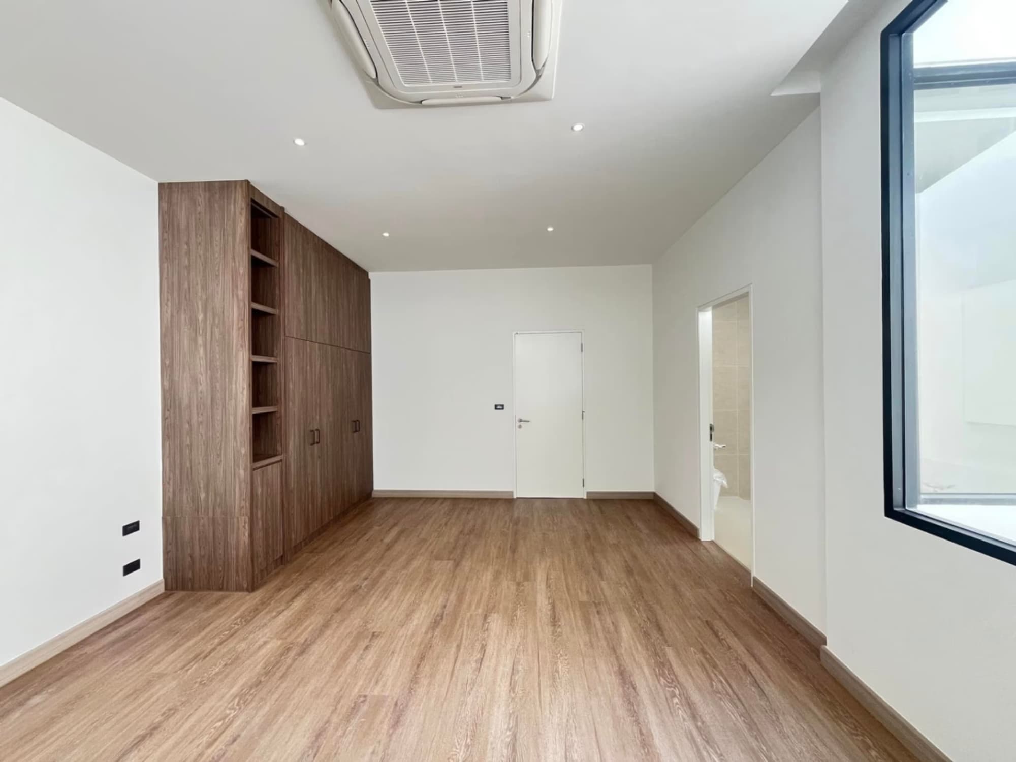 3 Bed House for Sale in Phaya Thai - Image 9