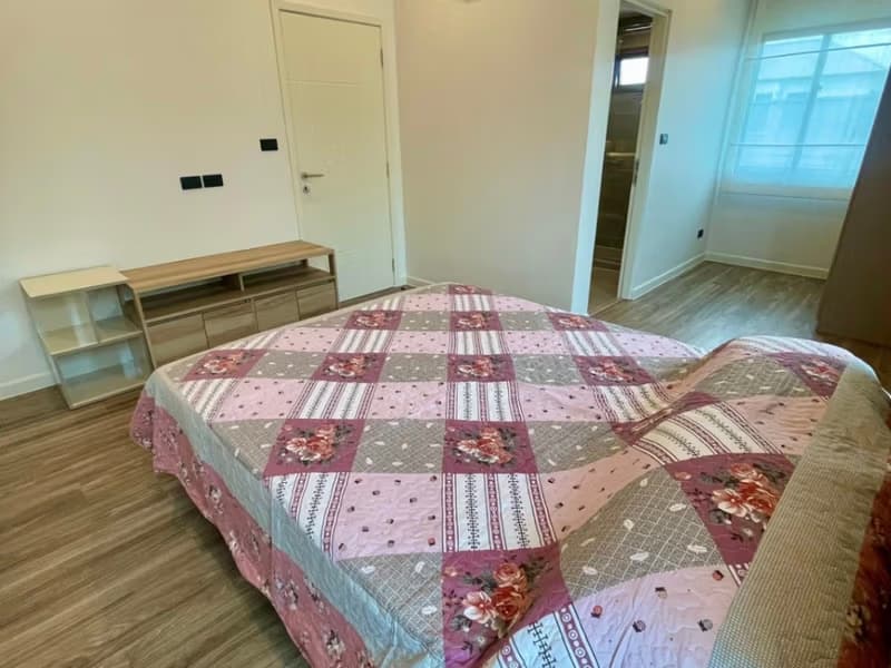 4 Bed House for Rent in Bang Kapi
