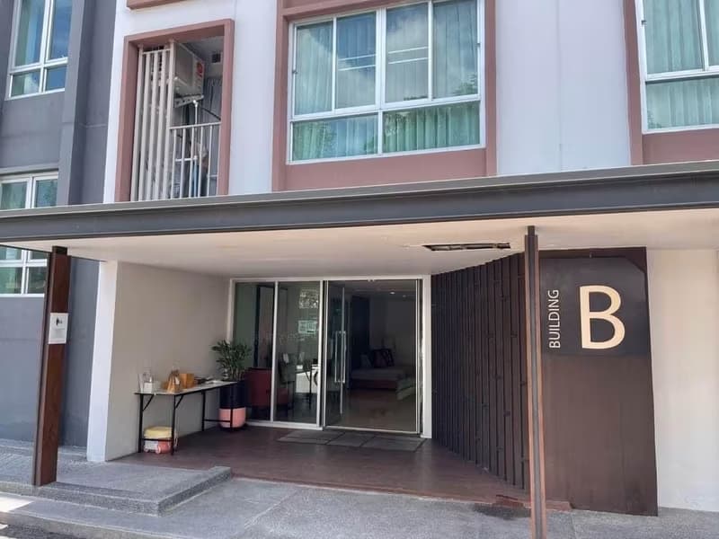 1 Bedroom Condo