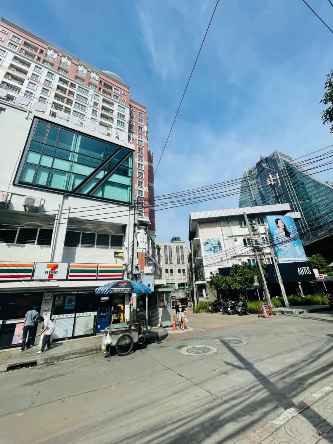2 Bed Condo for Rent in Khlong Toei - Image 32