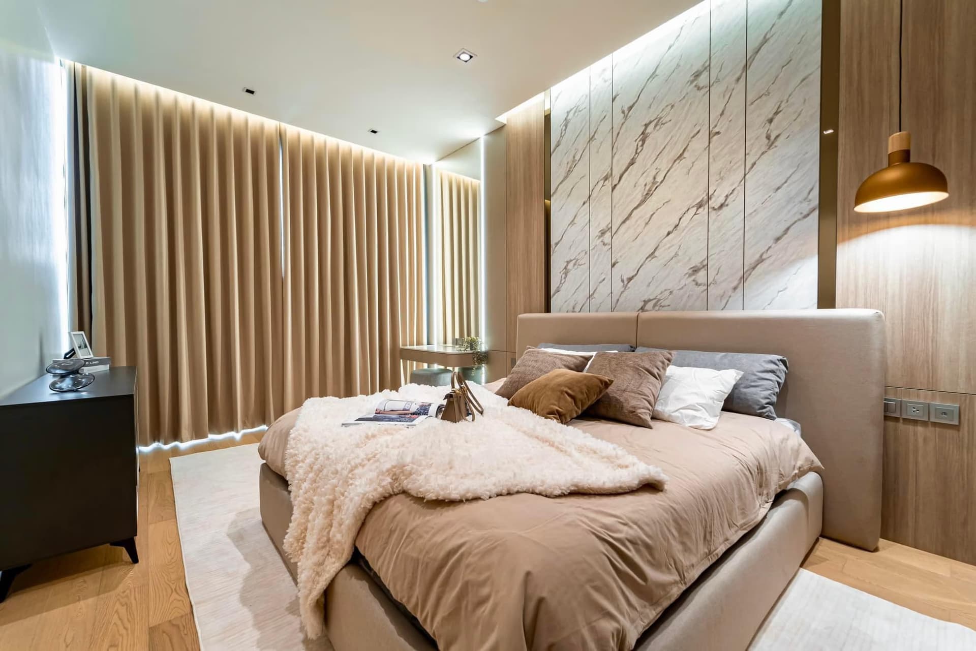 2 Bed Condo for Rent and Sale  Near Chit Lom BTS - Image 5