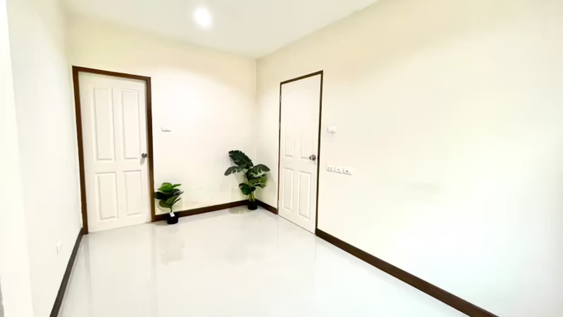 4 Bedroom House - Image 6