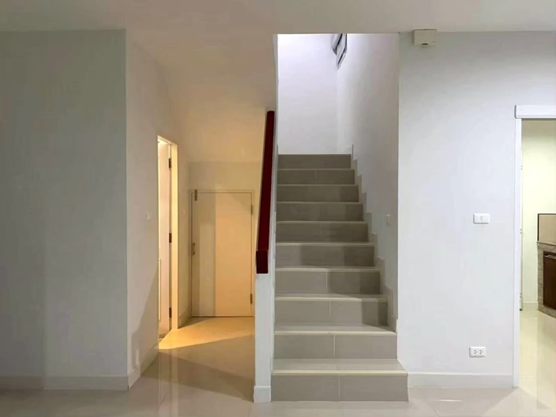 3 Bed House for Rent in Saraphi - Image 6