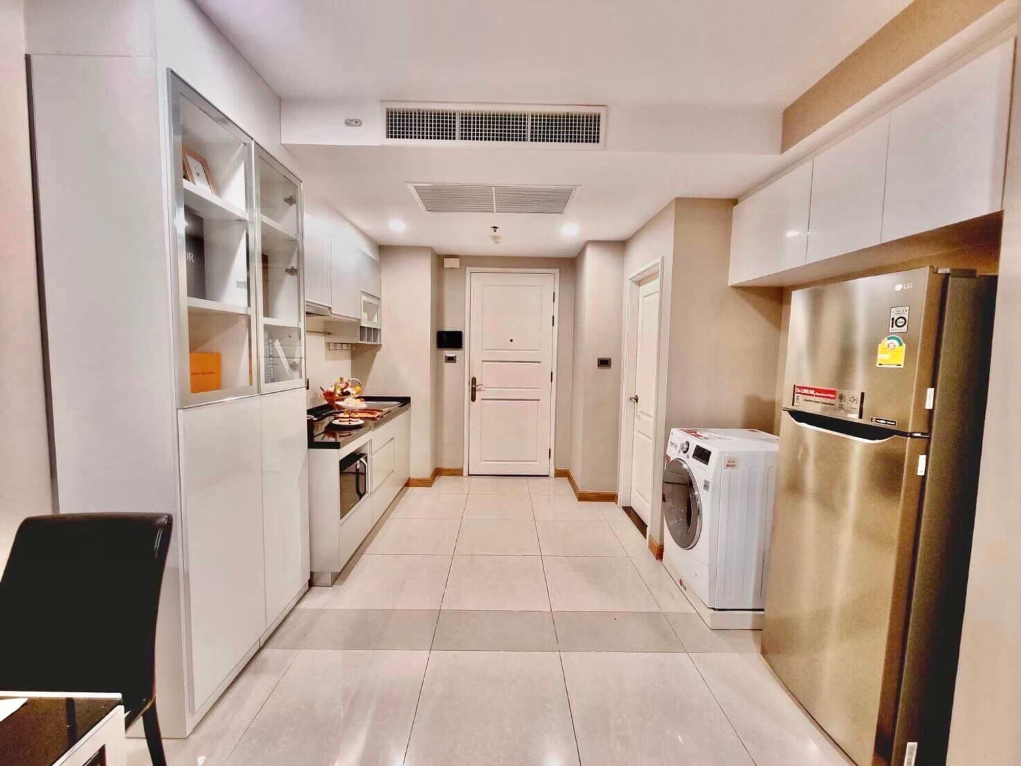 1 Bed Condo for Rent and Sale  Near Thailand Cultural Centre MRT - Image 15