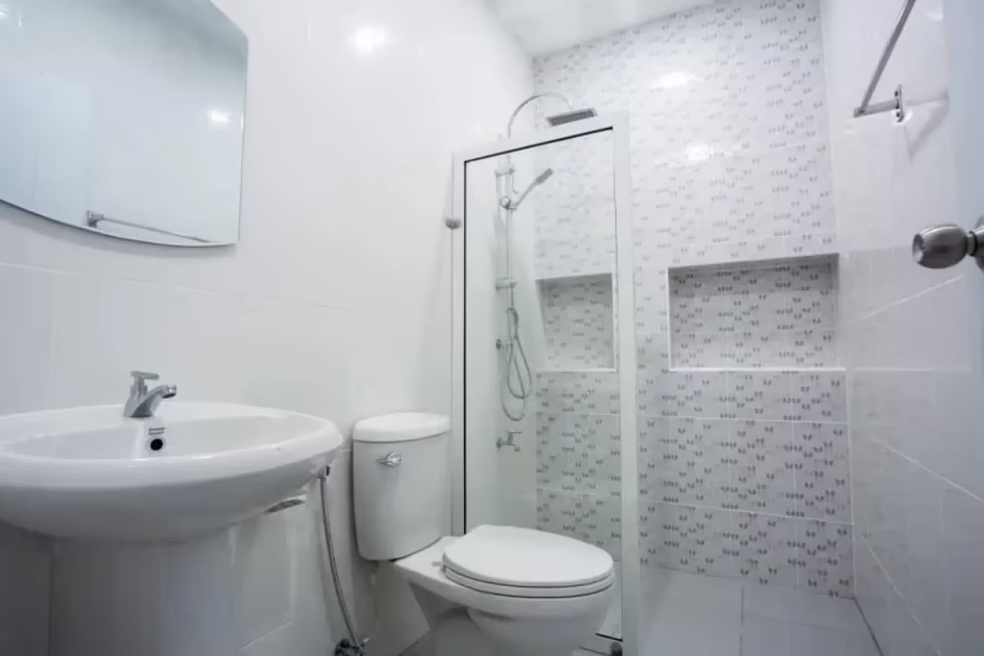 3 Bedroom House - Image 8