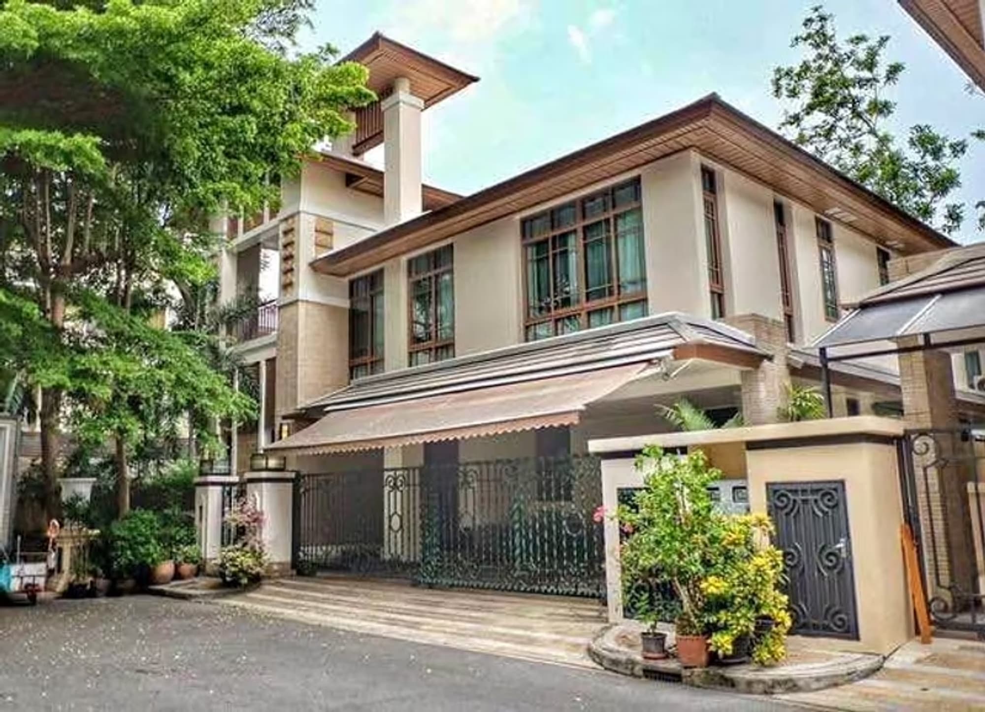 5 Bedroom House - Image 2
