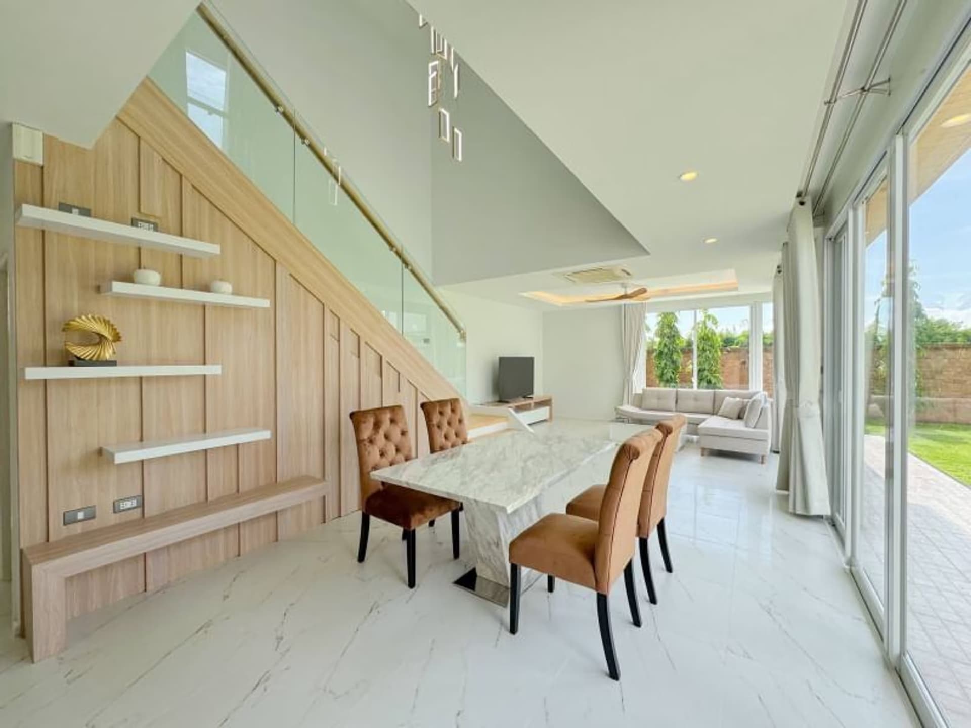 4 Bed House for Rent in San Kamphaeng - Image 2