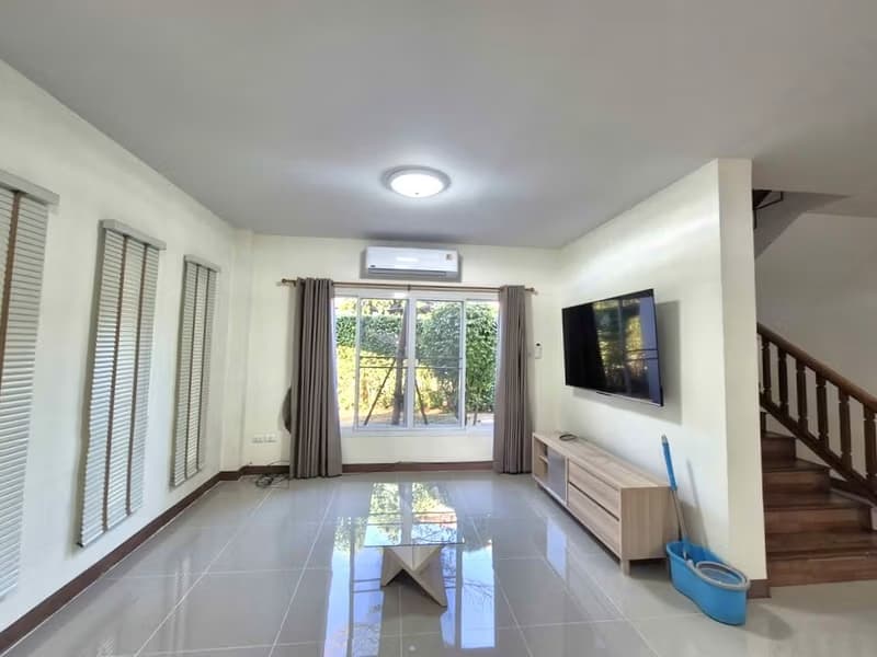 4 Bed House for Rent in Hang Dong District