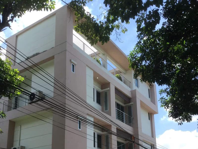 4 Bed House for Rent in Watthana