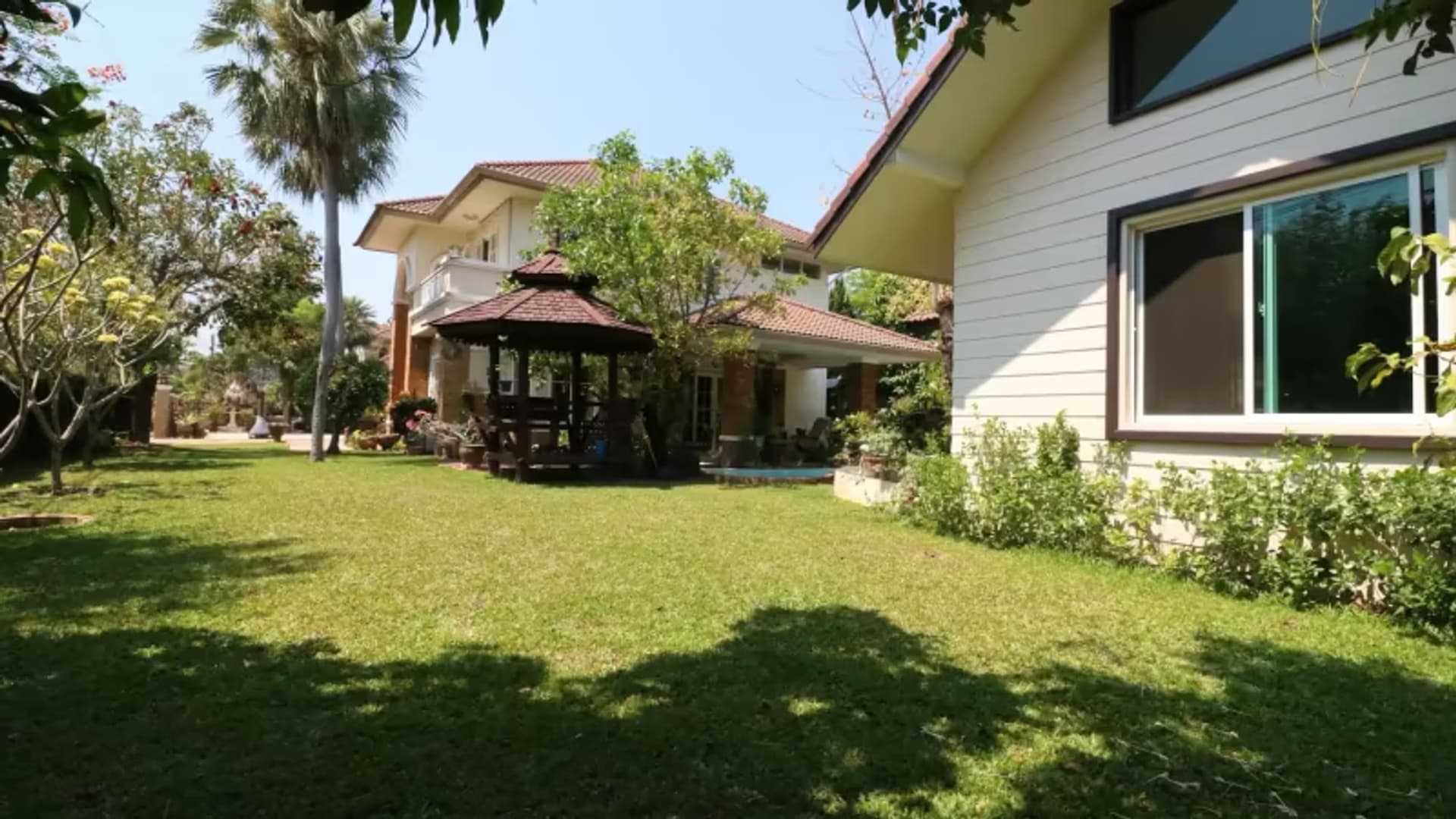 4 Bedroom House - Image 1