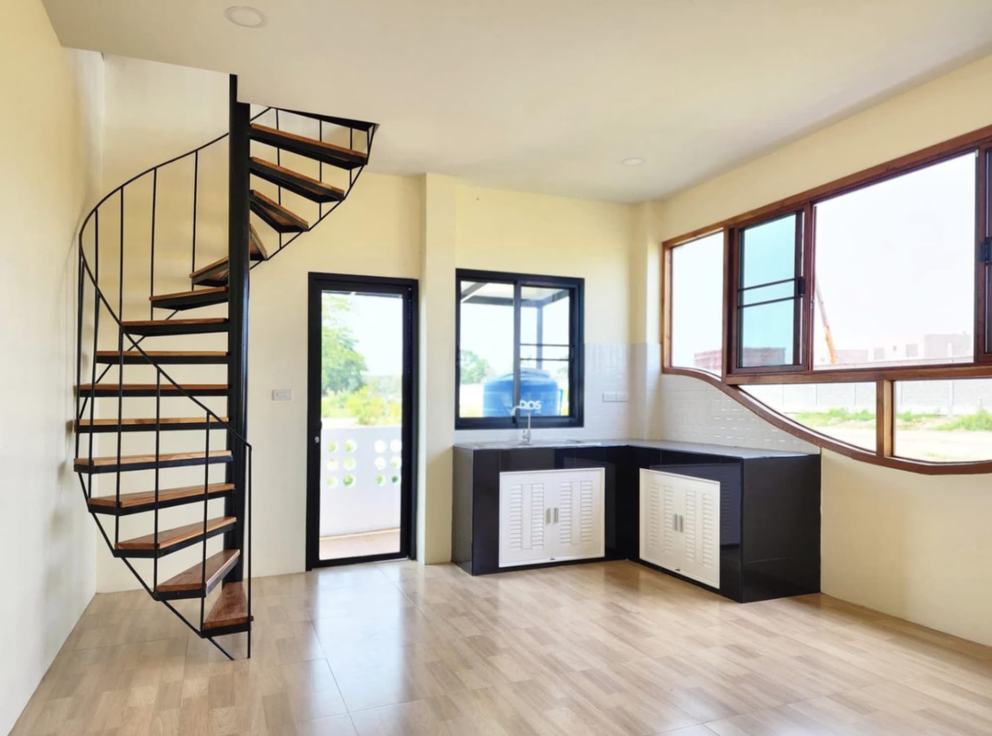 4 Bed House for Rent in Hang Dong District - Image 2