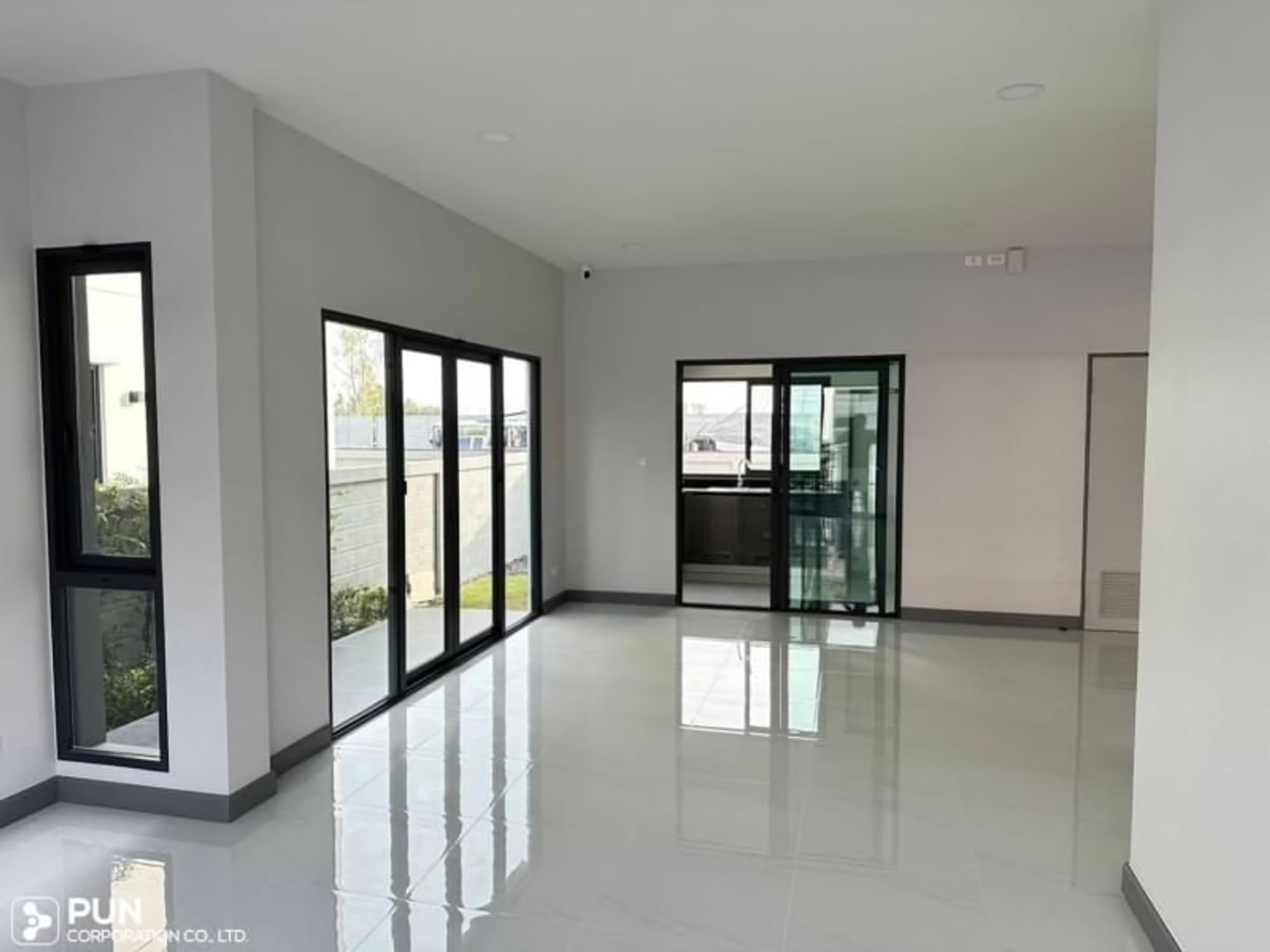 4 Bedroom House - Image 10