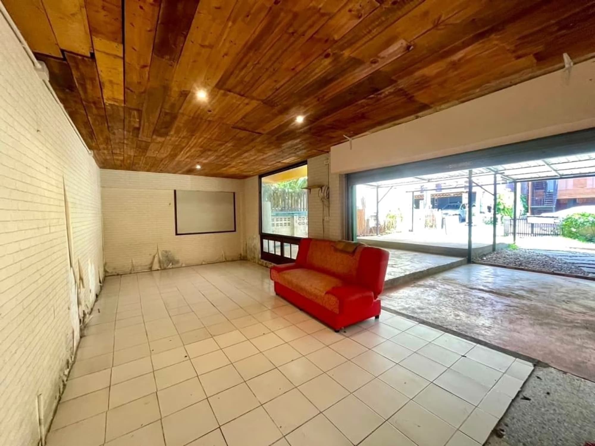 3 Bed House for Rent in Mueang Chiang Mai - Image 2