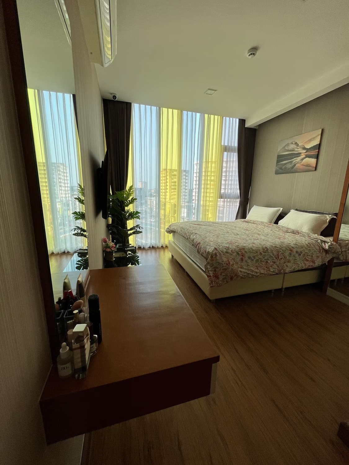 Condo for Rent, Sale at Stylish Condo - Image 23
