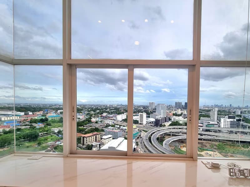 1 Bed Condo for Sale in undefined