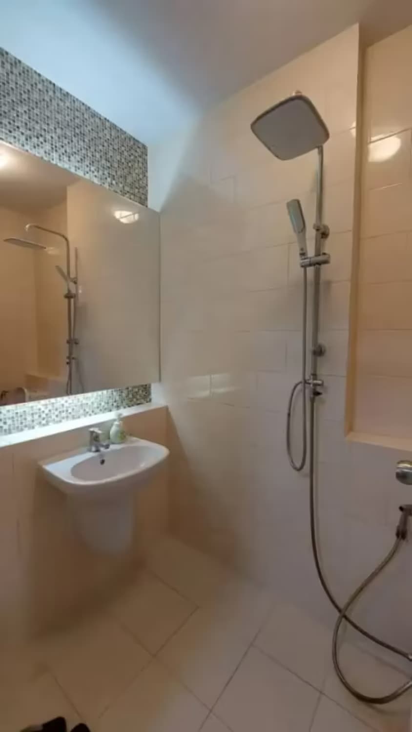 3 Bedroom House - Image 10