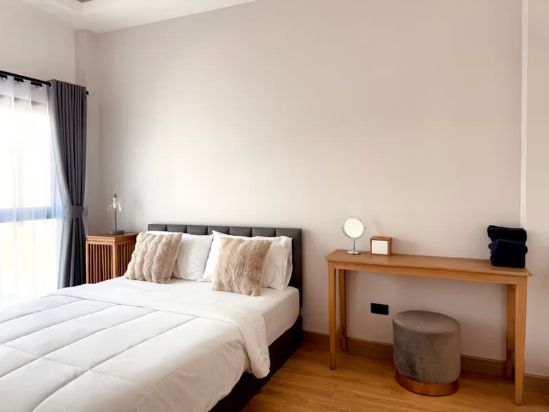2 Bed House for Rent in Saraphi District