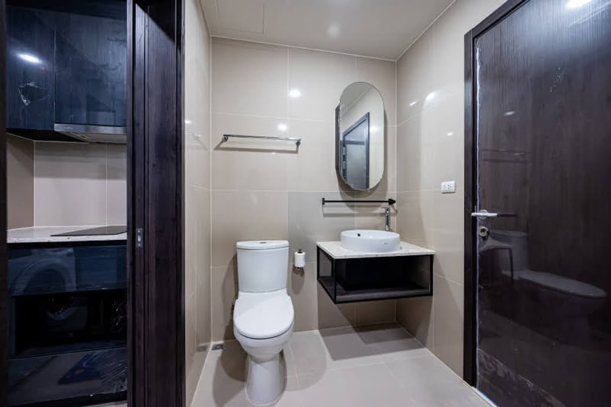 1 Bed Condo for Rent  Near Huai Khwang MRT - Image 5