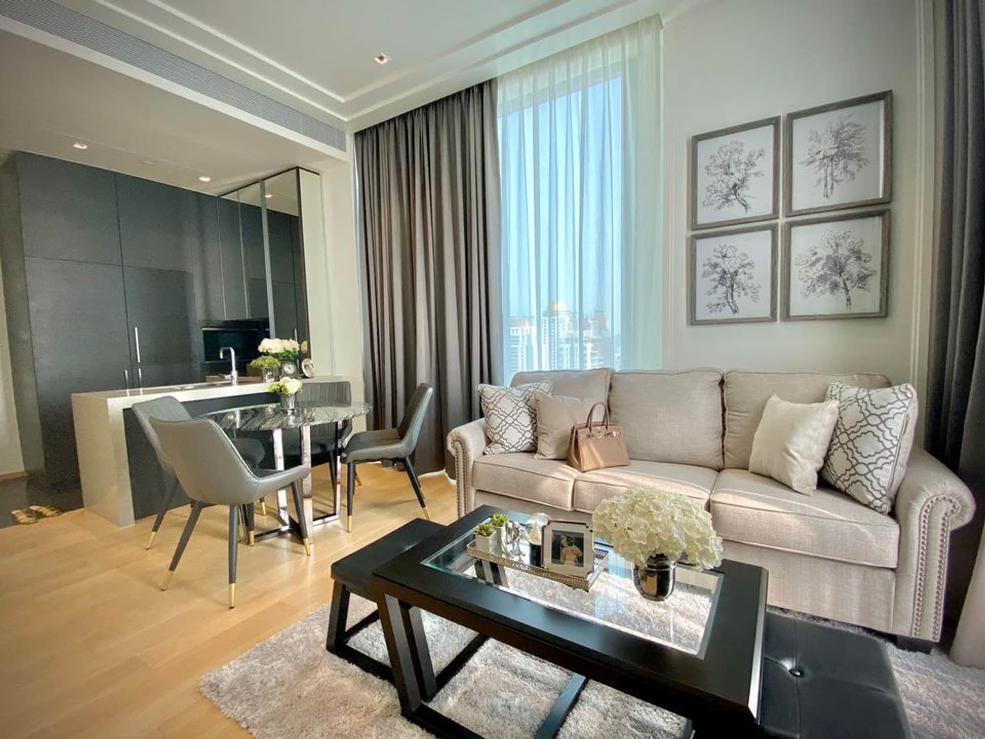 28 Chidlom by SC Asset - Image 1