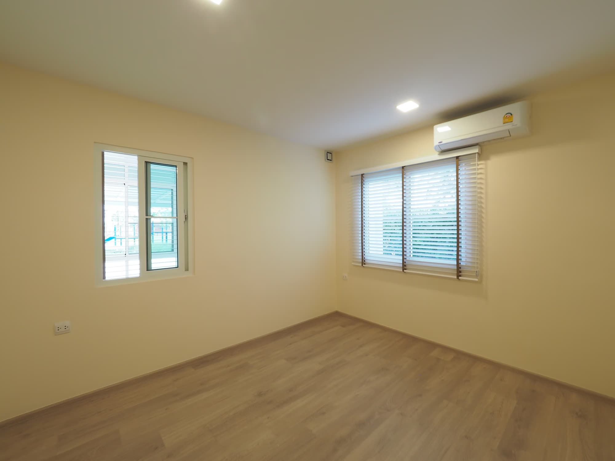 4 Bed House for Rent in Bang Phli - Image 9