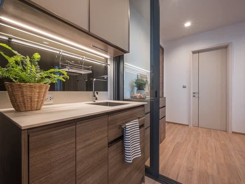 2 Bed Condo for Rent in Phaya Thai