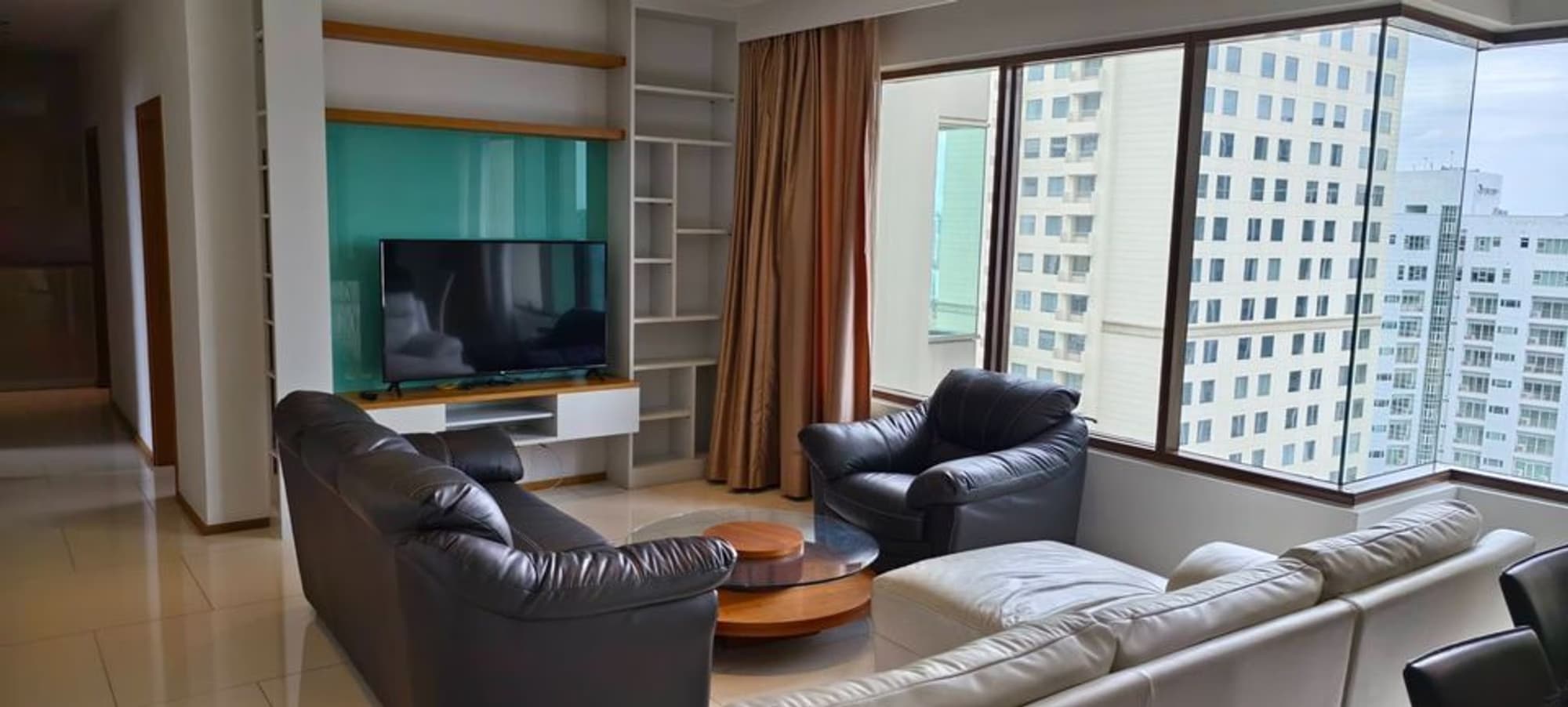 3 Bed Condo for Rent in Khlong Toei - Image 1