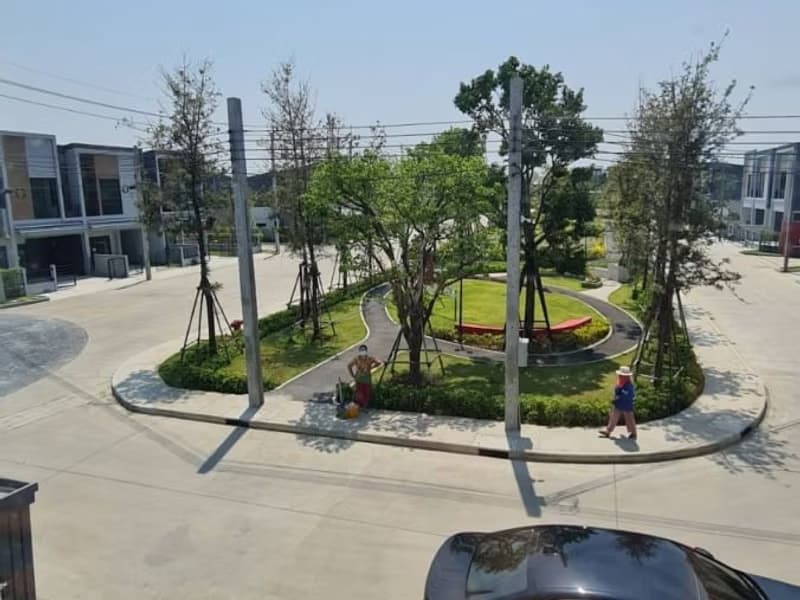 3 Bed Townhouse for Rent in Bang Phli
