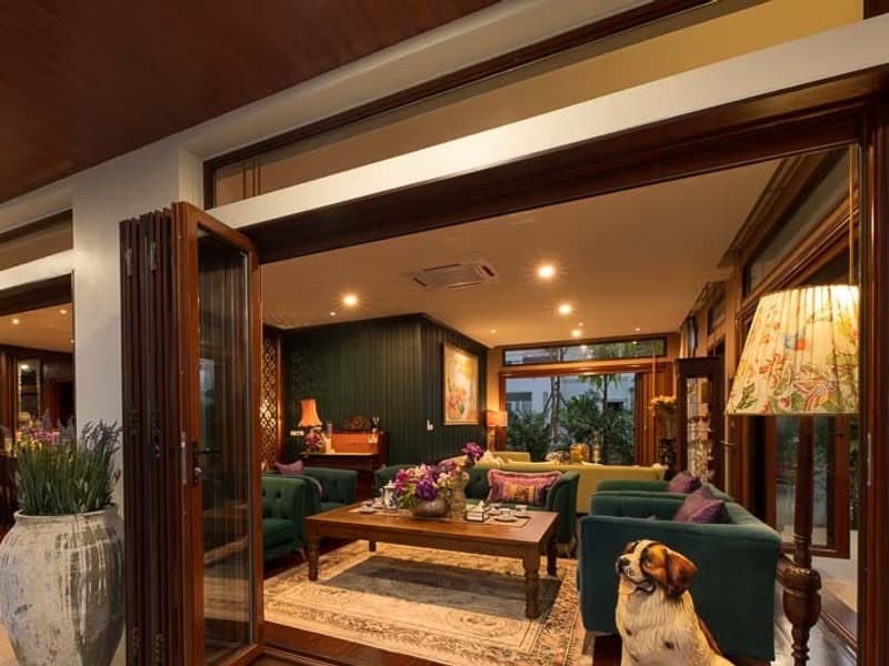 5 Bedroom House