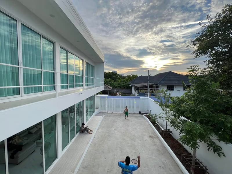5 Bed House for Rent in Lat Krabang
