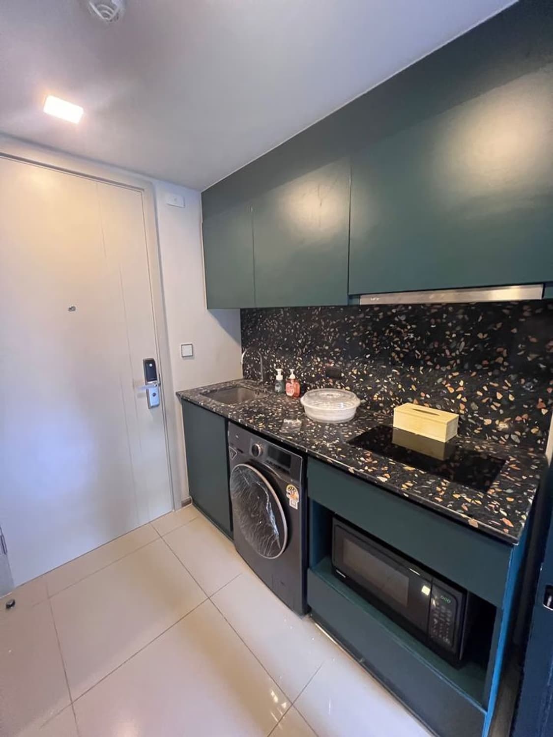 1 Bed Condo for Rent and Sale in Khlong Toei - Image 6