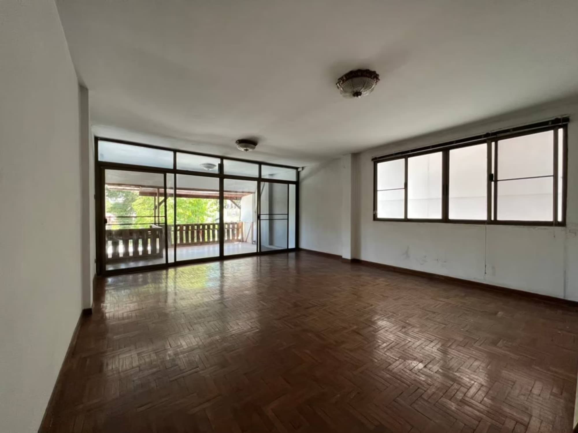 4 Bed Commercial for Sale in Mueang Chiang Mai - Image 11