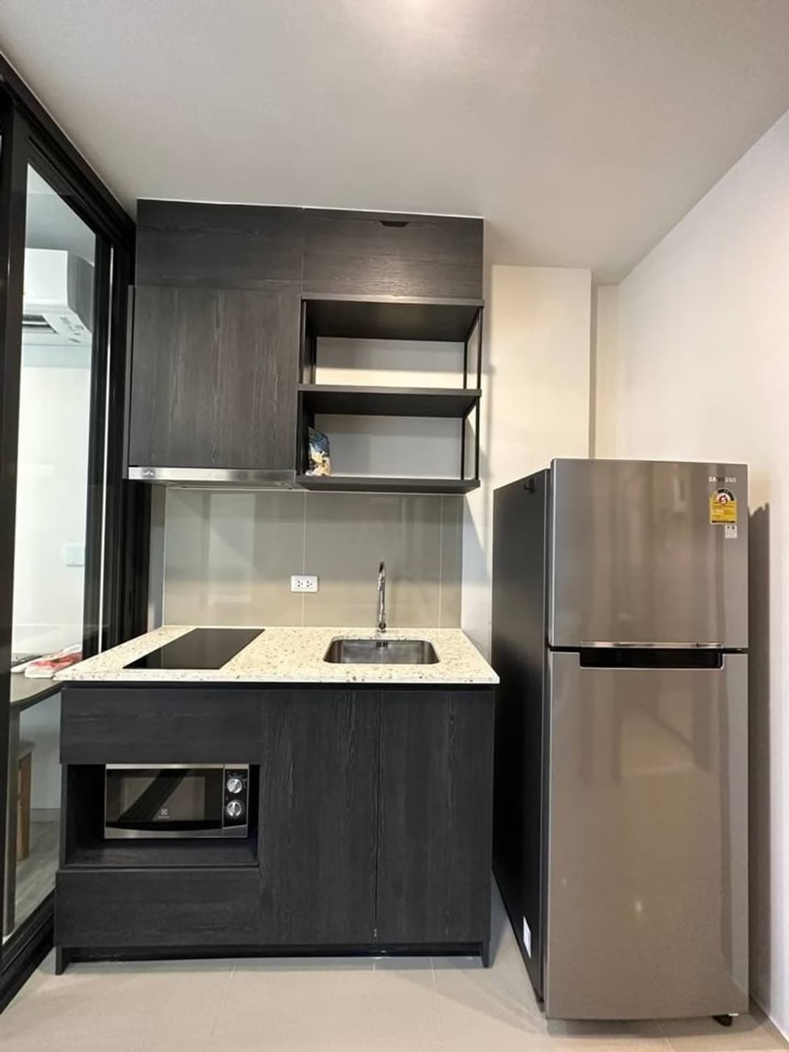 1 Bed Condo for Rent and Sale  Near Huai Khwang MRT - Image 4