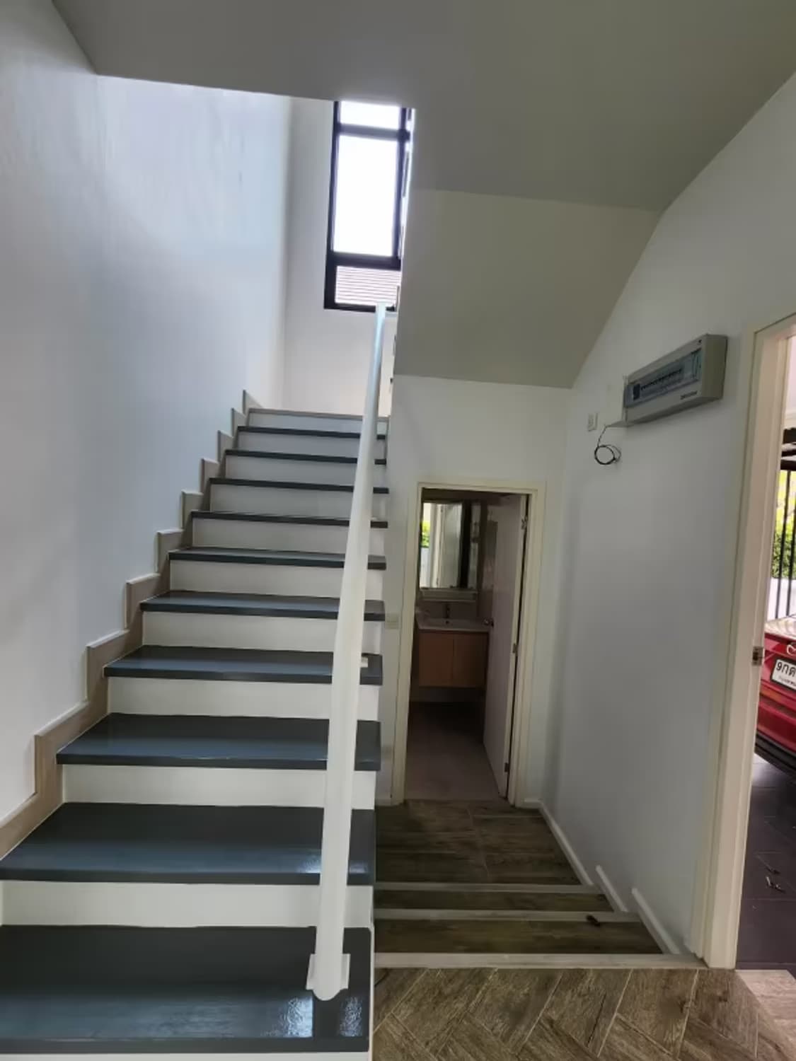 4 Bedroom House - Image 12