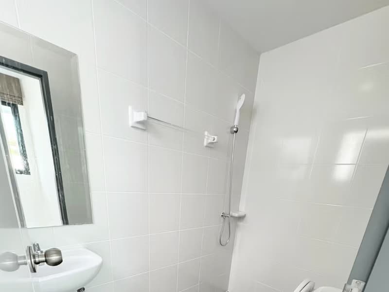 5 Bed House for Rent in Bang Phli